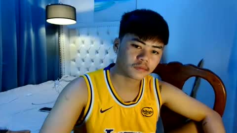 hot_emmanuel online show from March 25, 12:27 am