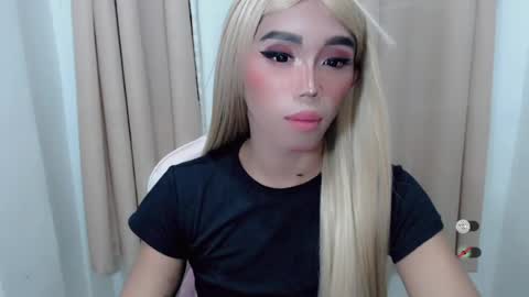Snapshot of hot_khianna chatting on July 23, 4:27 pm Khianna online show from July 23, 4:27 pm