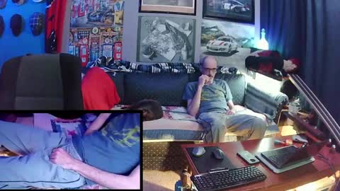 Snapshot of hot_krispy_kreme chatting on May 10, 3:33 am hot_krispy_kreme online show from May 10, 3:33 am