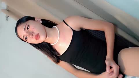 Snapshot of hot_little_angel18 chatting on June 8, 2:12 am hot_little_angel18 online show from June 8, 2:12 am