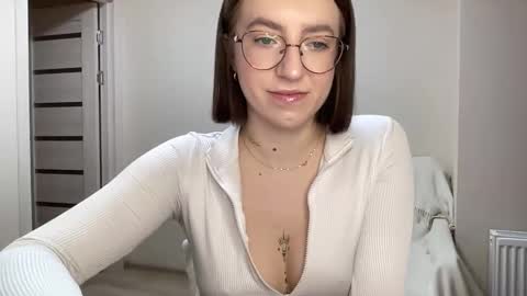 Lina online show from December 17, 2:11 pm