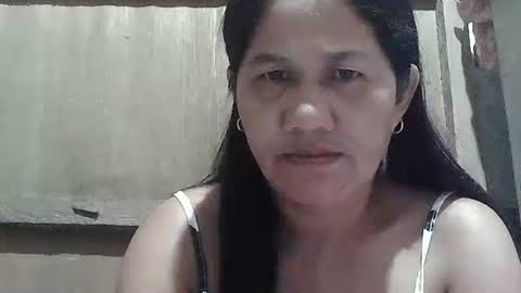Snapshot of hot_mama09 chatting on May 11, 9:23 pm hotmama online show from May 11, 9:23 pm