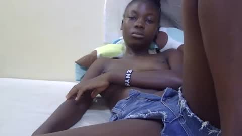 Snapshot of hot_melanie1 chatting on May 18, 5:35 am hot_melanie1 online show from May 18, 5:35 am