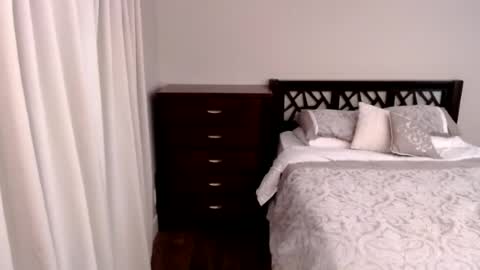 Snapshot of hot_milfy_mom chatting on July 2, 11:33 pm Rose Redwood online show from July 2, 11:33 pm