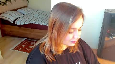 Moon online show from June 6, 2:44 pm