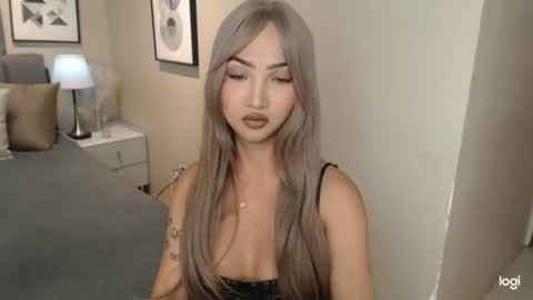 hot_nikki69 online show from July 20, 5:55 am