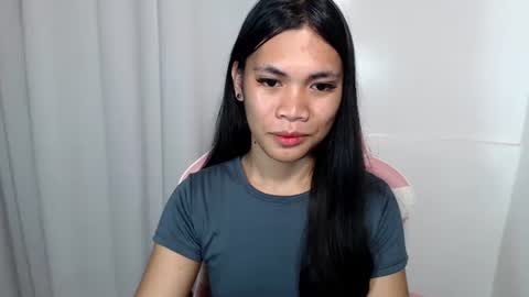 Snapshot of hot_pauline chatting on May 5, 1:41 pm hot_pauline online show from May 5, 1:41 pm