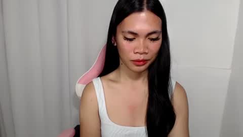 Snapshot of hot_pauline chatting on May 7, 1:22 am hot_pauline online show from May 7, 1:22 am