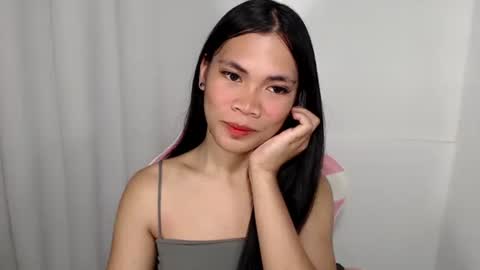 Snapshot of hot_pauline chatting on May 8, 1:38 pm hot_pauline online show from May 8, 1:38 pm