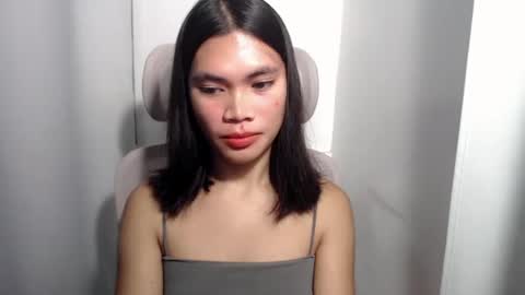 Snapshot of hot_pauline chatting on July 21, 10:01 pm hot_pauline online show from July 21, 10:01 pm