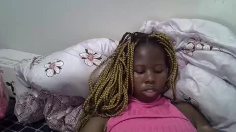 Snapshot of hot_petra2 chatting on April 19, 12:33 am Daddys doll online show from April 19, 12:33 am