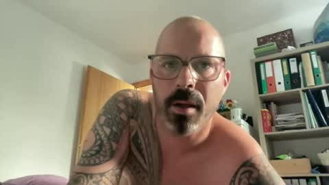 Snapshot of hot_sex83 chatting on July 13, 9:23 am letmedoo2 online show from July 13, 9:23 am