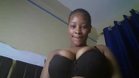 Snapshot of hot_sexxxy_bitch chatting on June 3, 2:44 pm Amanda online show from June 3, 2:44 pm