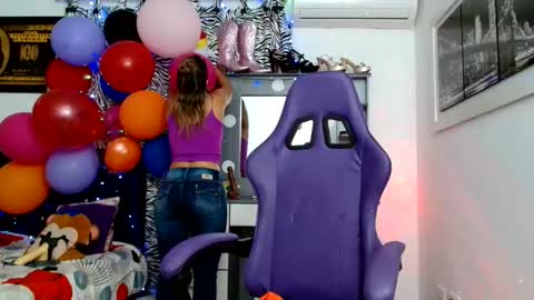 Snapshot of hot_sexy_bunny chatting on June 2, 1:35 pm hot sexy bunny online show from June 2, 1:35 pm