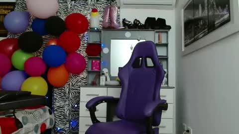 Snapshot of hot_sexy_bunny chatting on June 5, 1:39 pm hot sexy bunny online show from June 5, 1:39 pm