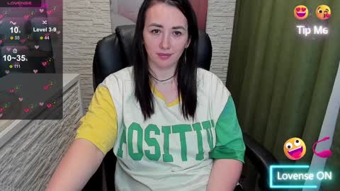 Snapshot of hot_squirtgirl chatting on January 30, 12:06 pm Vasilisa online show from January 30, 12:06 pm