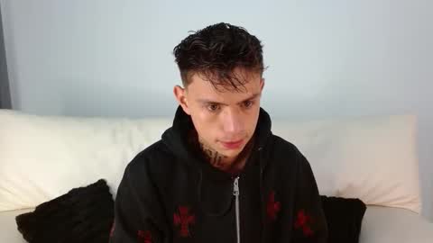 Snapshot of hot_teo_ chatting on January 6, 11:03 am Mateo online show from January 6, 11:03 am