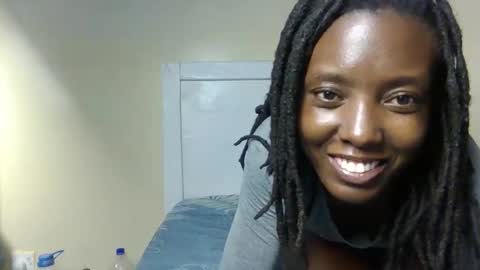 Snapshot of hot_velvet2 chatting on February 3, 2:44 pm hot_velvet2 online show from February 3, 2:44 pm