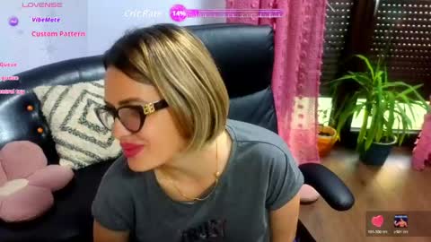 Snapshot of hotanalorena69 chatting on May 23, 5:34 am Lisa online show from May 23, 5:34 am