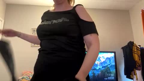 Snapshot of hotandhorny3591 chatting on May 2, 3:50 pm hotandhorny3591 online show from May 2, 3:50 pm