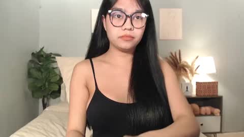 Snapshot of hotasian_gabby69 chatting on June 7, 1:21 am hotasian_gabby69 online show from June 7, 1:21 am