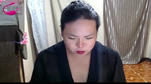Snapshot of hotasian_mama chatting on July 8, 8:19 am Grace online show from July 8, 8:19 am