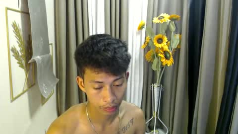 Snapshot of hotasian_richard chatting on April 7, 8:04 am hotasian_richard online show from April 7, 8:04 am