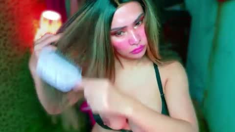 Snapshot of hotbabe_tanya chatting on July 25, 3:04 am T A N Y A online show from July 25, 3:04 am