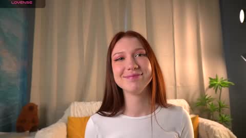Snapshot of hotblush chatting on April 4, 1:19 pm Sonya online show from April 4, 1:19 pm
