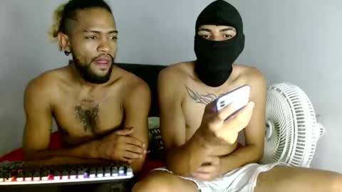 Snapshot of hotbody22_ chatting on May 3, 9:10 pm hotbody22_ online show from May 3, 9:10 pm