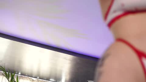 Anais online show from April 14, 8:53 am