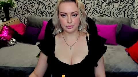 Snapshot of hotdreamhere chatting on January 30, 2:36 pm Alice online show from January 30, 2:36 pm