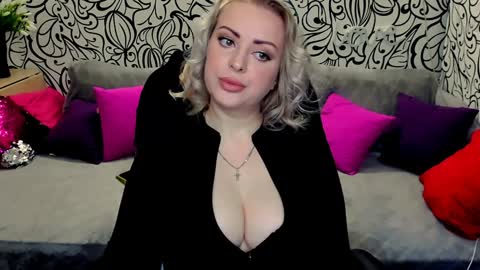 Snapshot of hotdreamhere chatting on February 5, 11:02 am Alice online show from February 5, 11:02 am