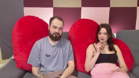 Snapshot of hotduoplay chatting on May 7, 9:09 pm Max and Alina online show from May 7, 9:09 pm