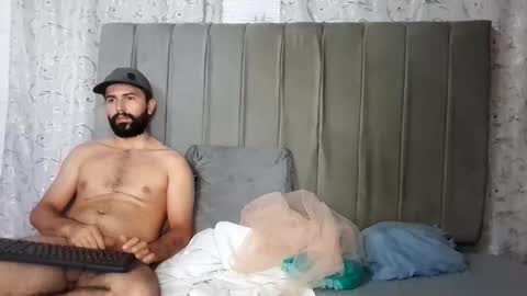 Snapshot of hotextremcouple chatting on October 18, 4:15 am hotextremcouple online show from October 18, 4:15 am