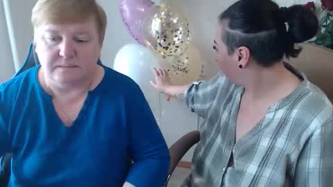 Snapshot of hotfiremommy chatting on October 14, 9:21 am LimonkaFire online show from October 14, 9:21 am