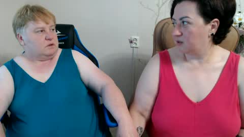 Snapshot of hotfiremommy chatting on June 27, 6:02 pm LimonkaFire online show from June 27, 6:02 pm