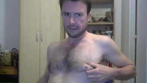 Snapshot of hotgardenersexy chatting on April 7, 8:09 pm Le jardinier sexy online show from April 7, 8:09 pm