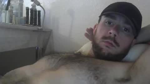 Snapshot of hotgardenersexy chatting on May 7, 3:12 am Le jardinier sexy online show from May 7, 3:12 am