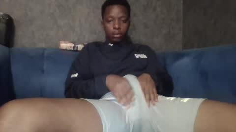 Snapshot of hotguyy001 chatting on March 8, 10:32 am hotguyy001 online show from March 8, 10:32 am