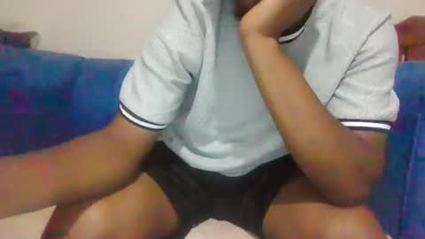 Snapshot of hotguyy001 chatting on September 20, 3:18 am hotguyy001 online show from September 20, 3:18 am