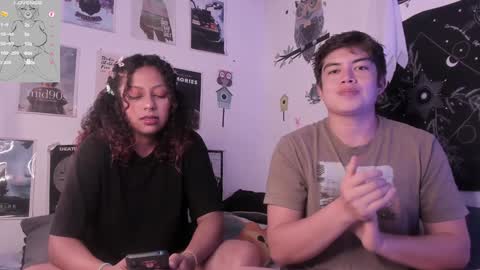 Snapshot of hothoneychile chatting on January 25, 2:58 am Sam and Nico online show from January 25, 2:58 am