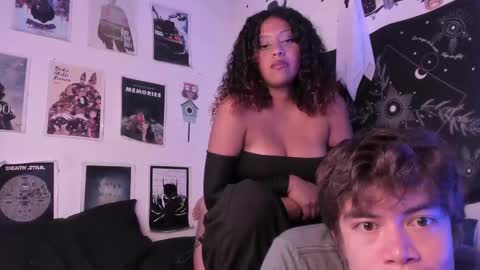 Snapshot of hothoneychile chatting on March 8, 3:28 am Sam and Nico online show from March 8, 3:28 am