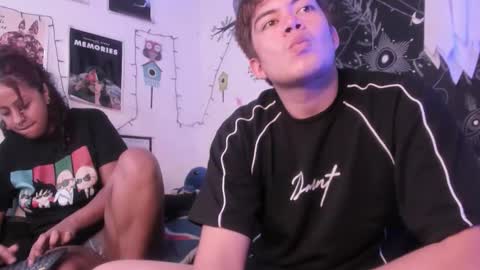 Snapshot of hothoneychile chatting on October 26, 12:38 am Sam and Nico online show from October 26, 12:38 am