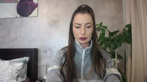 Snapshot of hotilia18 chatting on May 2, 7:08 pm Lia online show from May 2, 7:08 pm