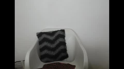 hotjessie0 online show from January 10, 7:14 am