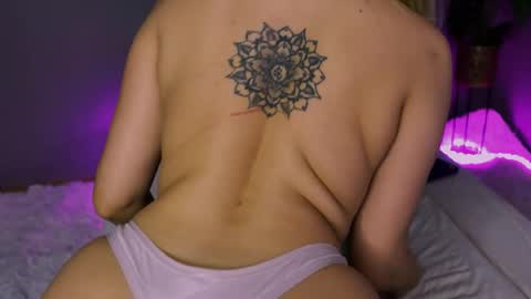 Snapshot of hotjessxx chatting on April 21, 4:08 am Maria online show from April 21, 4:08 am