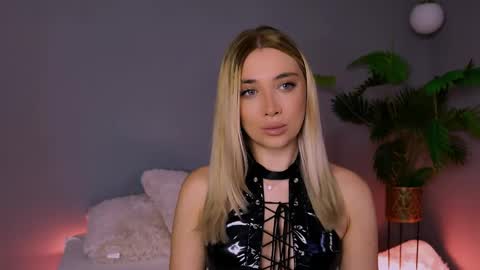Snapshot of hotjessxx chatting on April 29, 4:05 am Maria online show from April 29, 4:05 am