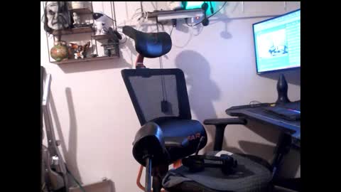 Snapshot of hotkinkytat chatting on December 14, 3:04 pm hotkinkytat online show from December 14, 3:04 pm