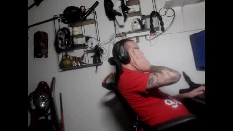 Snapshot of hotkinkytat chatting on February 2, 3:32 am hotkinkytat online show from February 2, 3:32 am